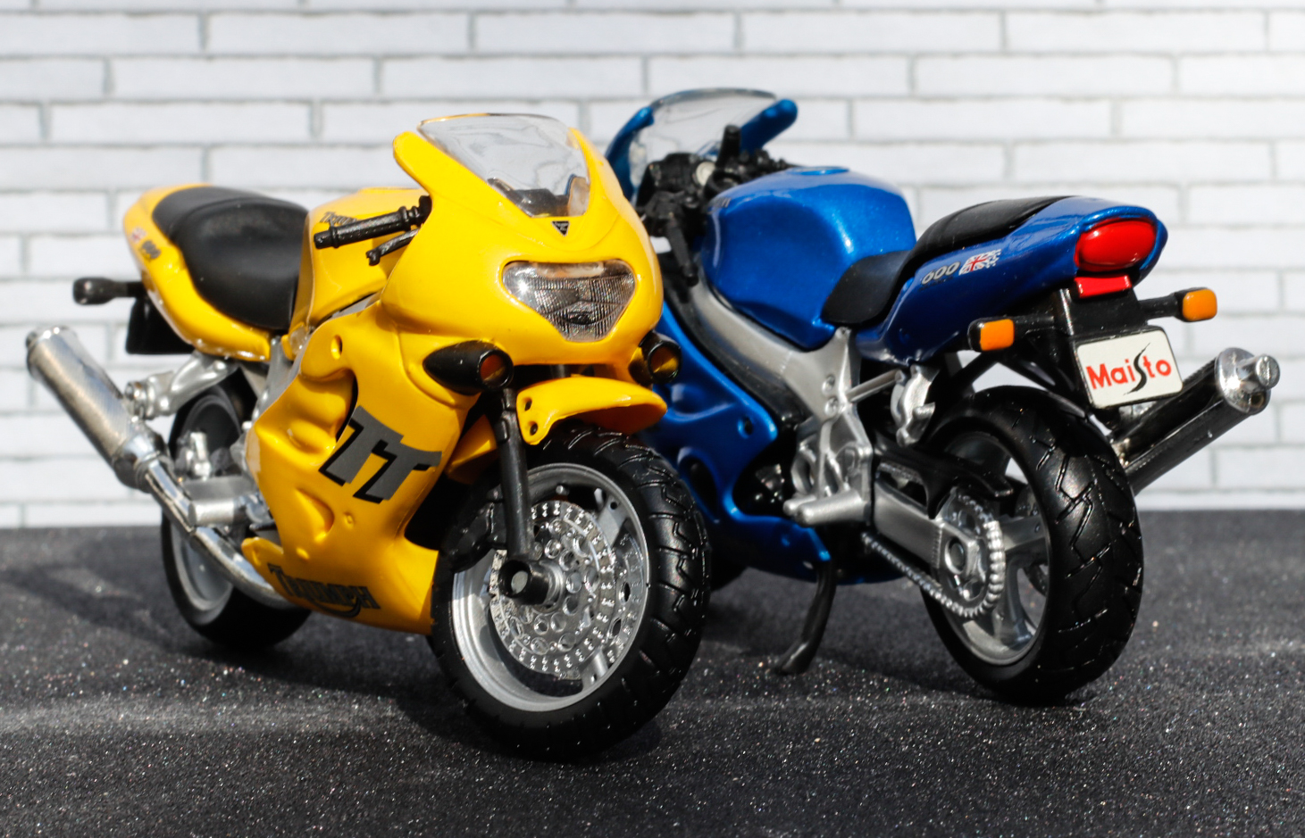 Maisto Triumph TT600